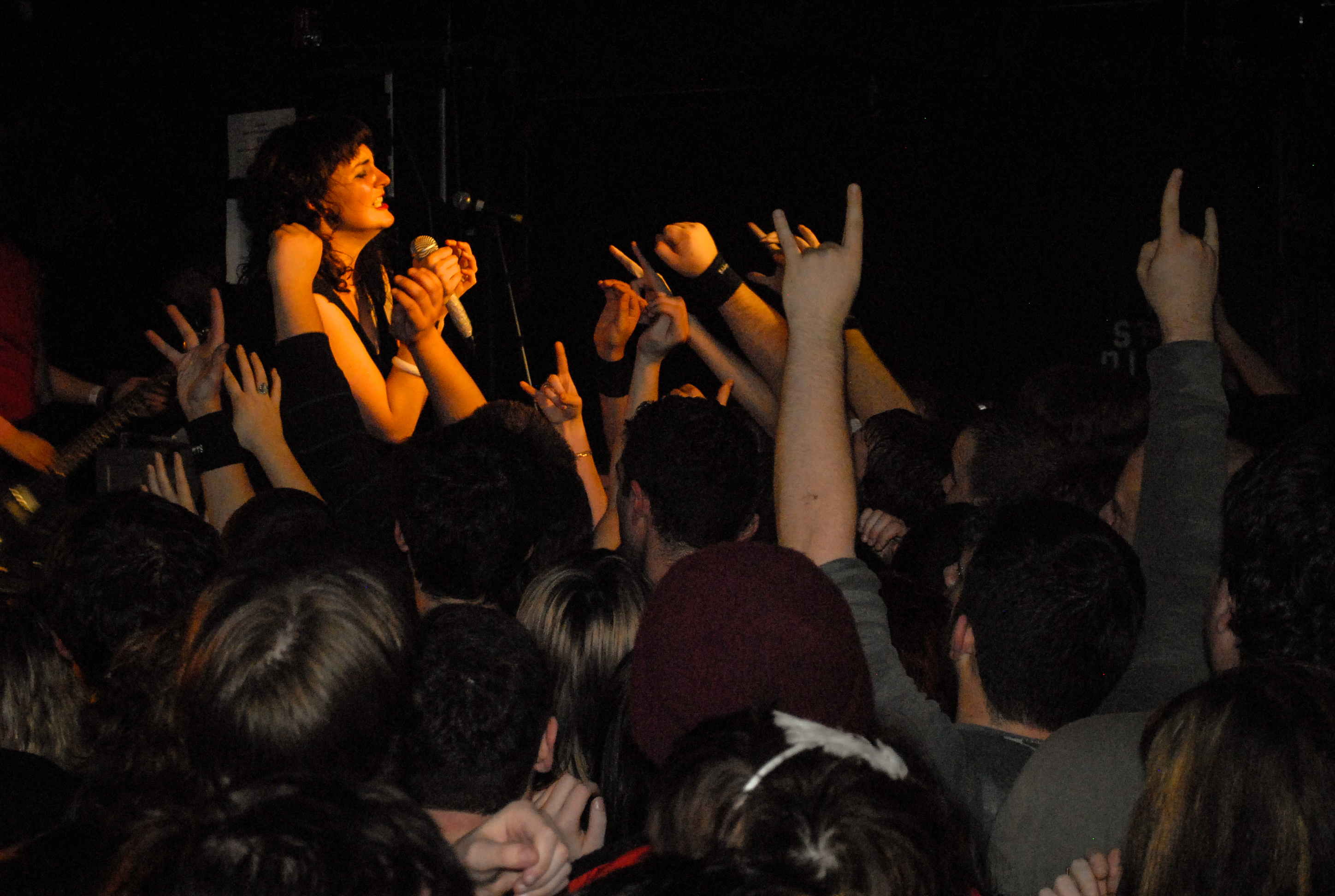 Blood Cells @ El Corazon. 12-19-09.<br />12/19/2009 @ 22:29<br />Camera: NIKON D200<br />Lens: AF-S DX VR Zoom-Nikkor 18-55mm f/3.5-5.6G