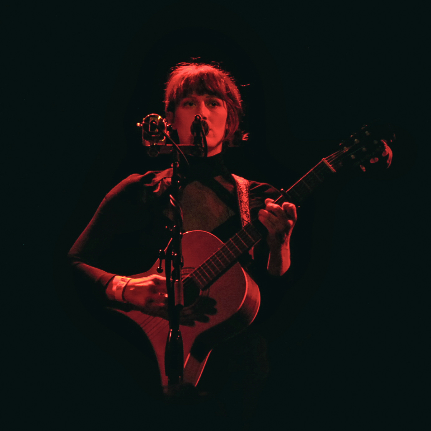 Laura Gibson @ Neumo's. 3-31-11.<br />03/31/2011 @ 22:44<br />Camera: NIKON D200<br />Lens: AF-S DX VR Zoom-Nikkor 18-55mm f/3.5-5.6G