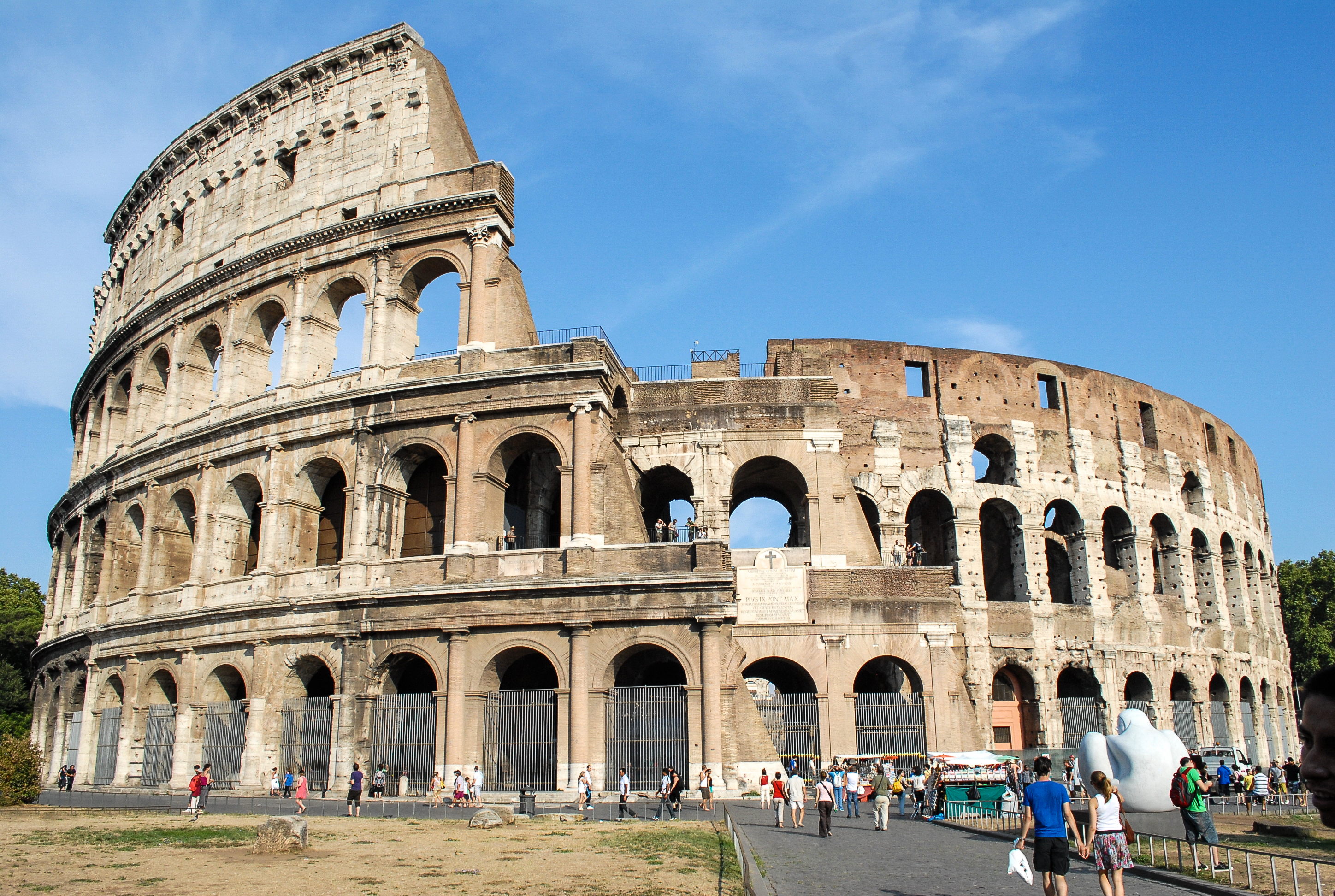 Colosseum, Rome. 2009.<br />08/11/2009 @ 08:48<br />Camera: NIKON D200<br />Lens: AF-S DX VR Zoom-Nikkor 18-55mm f/3.5-5.6G