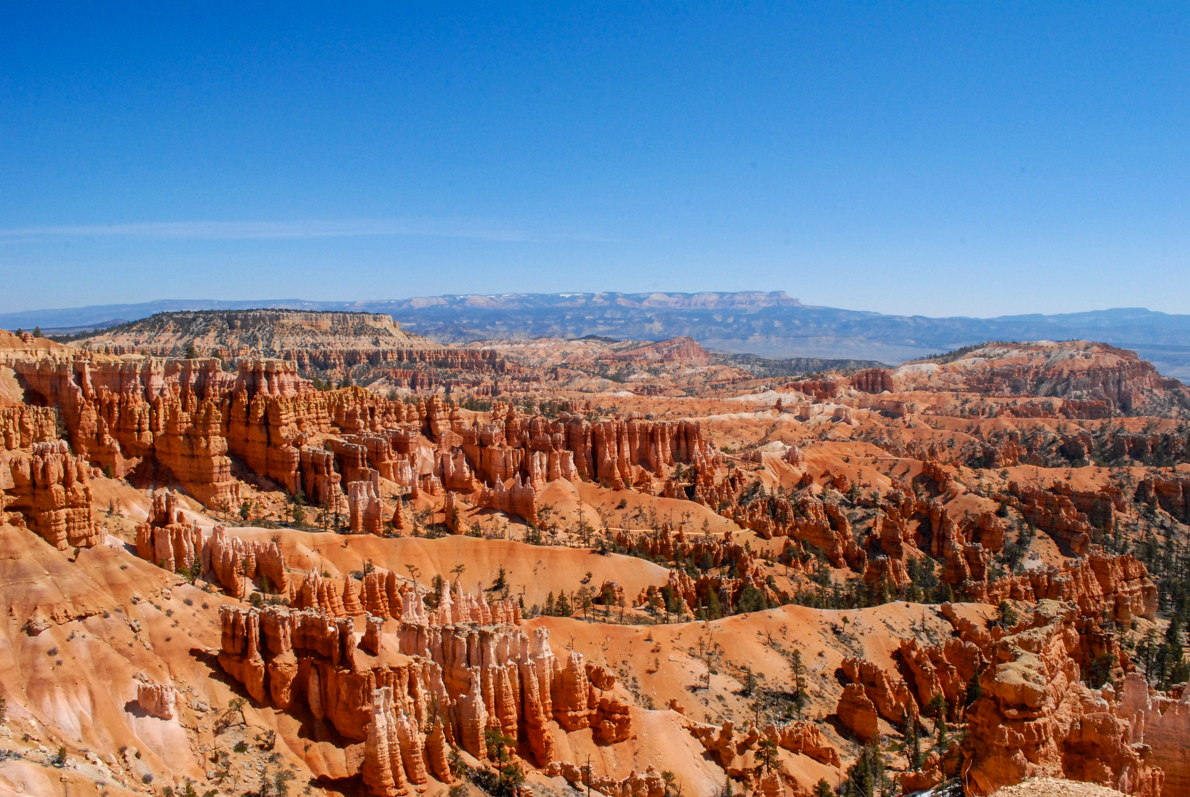 Bryce Canyon. 2014.<br />04/07/2014 @ 10:10<br />Camera: NIKON D200<br />Lens: AF-S DX VR Zoom-Nikkor 18-55mm f/3.5-5.6G