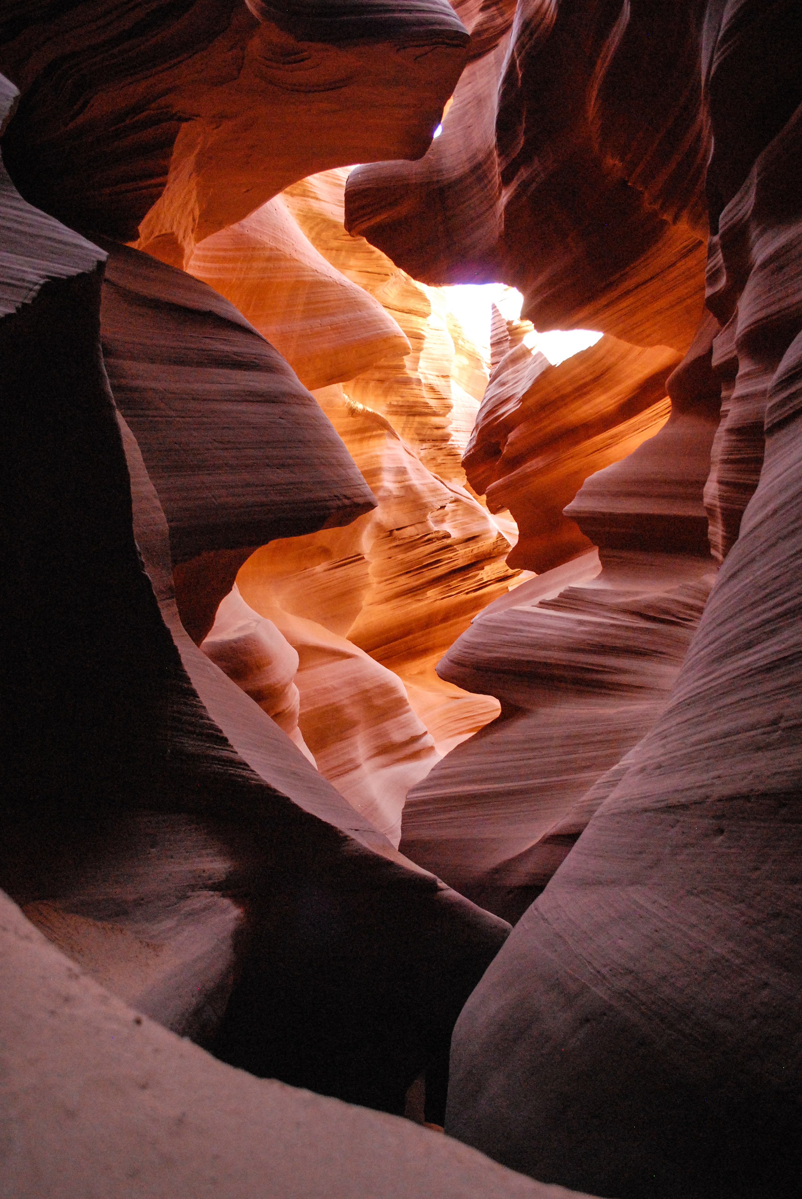 Lower Antelope Canyon. 2014.<br />04/08/2014 @ 12:52<br />Camera: NIKON D200<br />Lens: AF-S DX VR Zoom-Nikkor 18-55mm f/3.5-5.6G